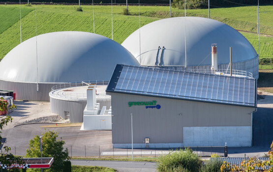 Wasserschutz und Umweltschutz gehen dank der Biogasanlage in Henniez VD Hand in Hand. Dadurch lassen sich jährlich 3000 Tonnen CO2 einsparen.
